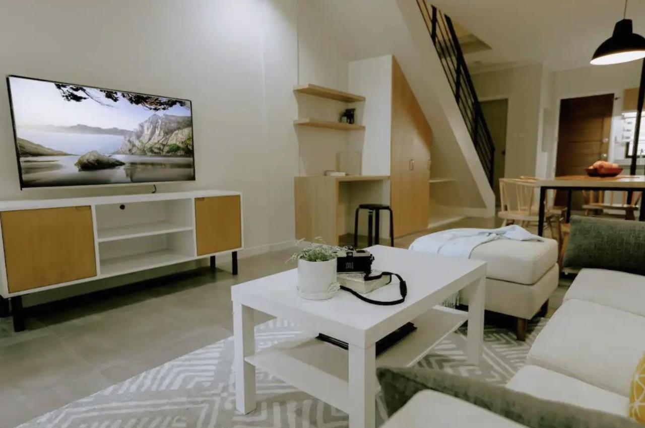 Two Bedroom Residential Home With Own Parking Angeles Ngoại thất bức ảnh