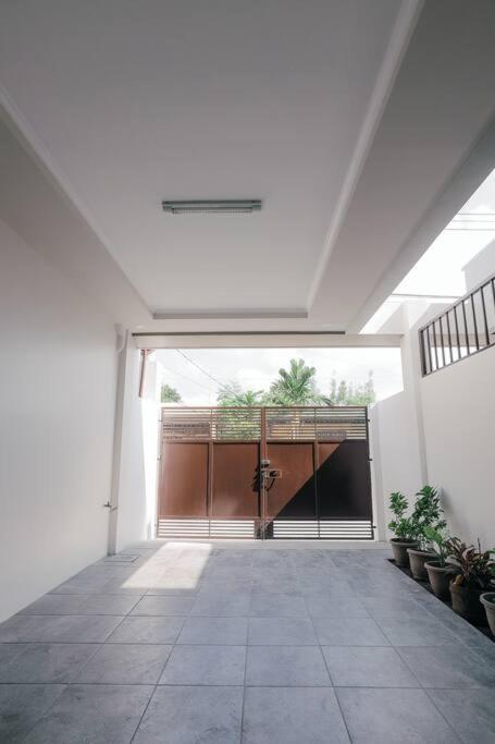 Two Bedroom Residential Home With Own Parking Angeles Ngoại thất bức ảnh